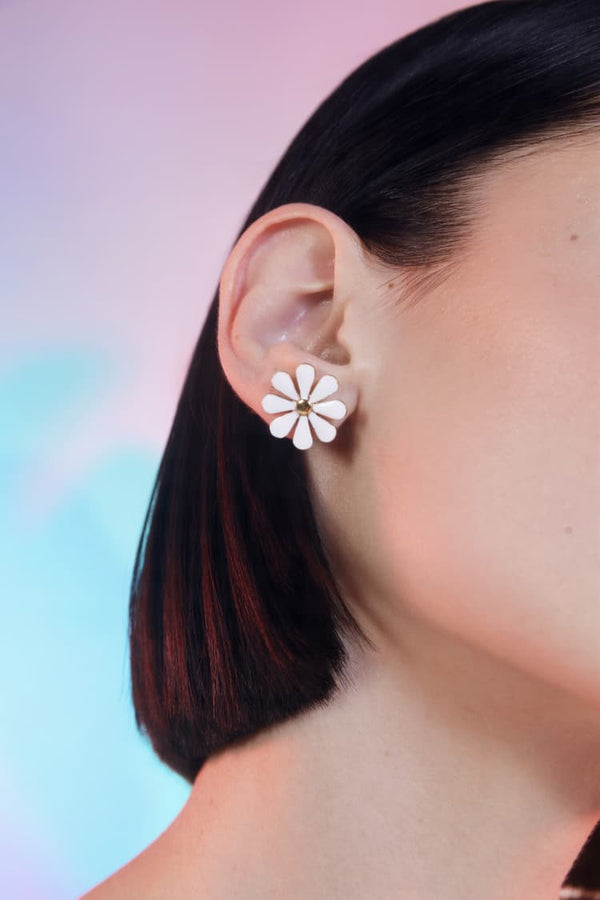 boucles d'oreilles puces fleur en blanc et or