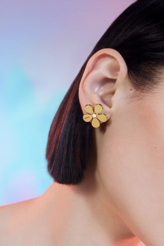 boucles d'oreilles puces fleur en or